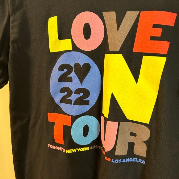Harry Styles Love on Tour concert tee - Picture 2 of 2